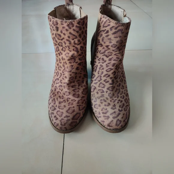 Forever New Chelsea Boots - Picture 4 of 5